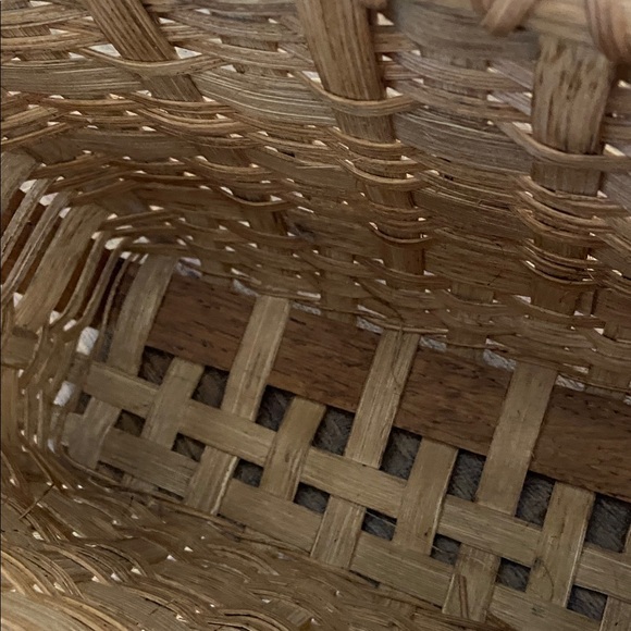 HAND WOVEN BASKET / Artist Margaret Hardin - Picture 5 of 10